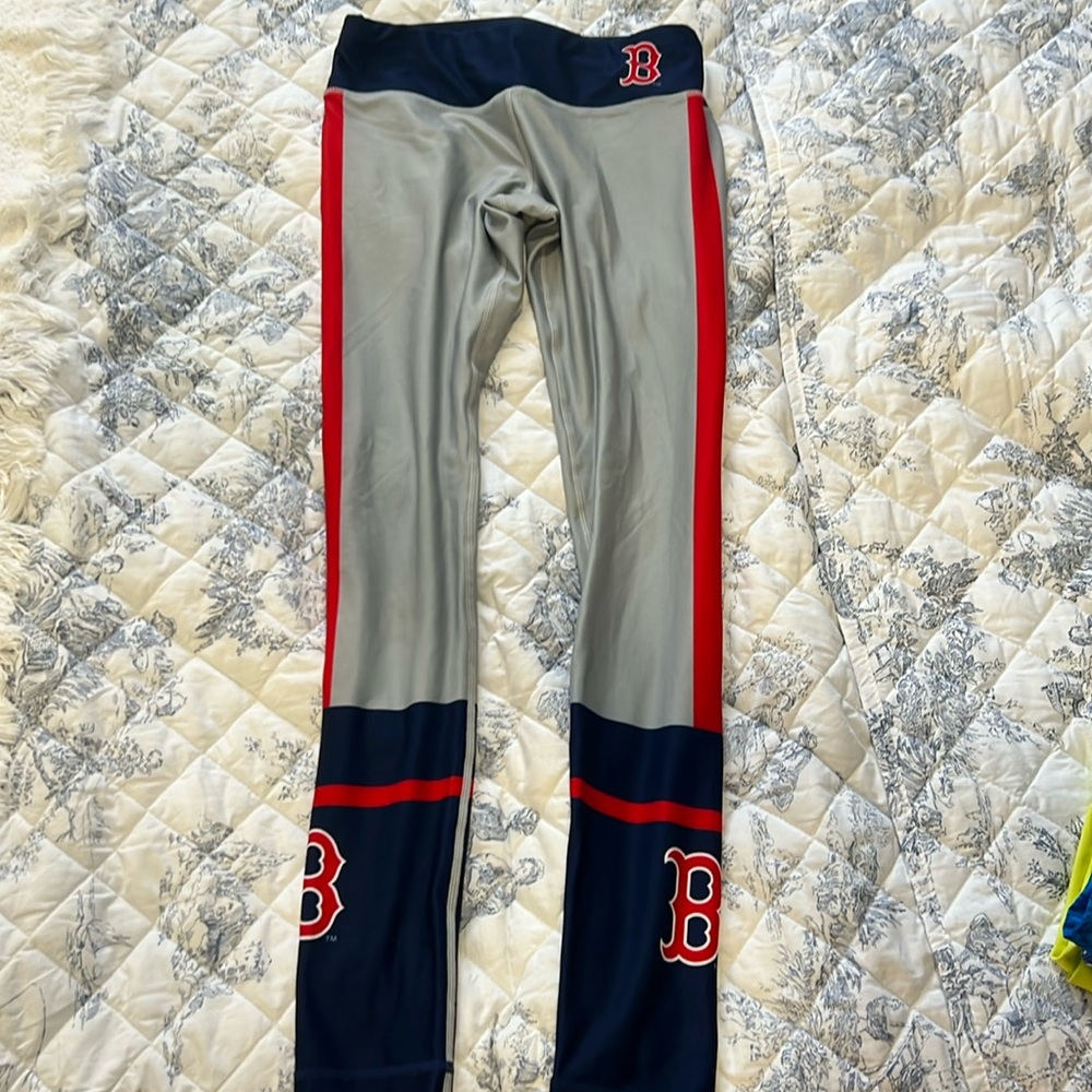 Size small Boston redsox leggings rarely worn